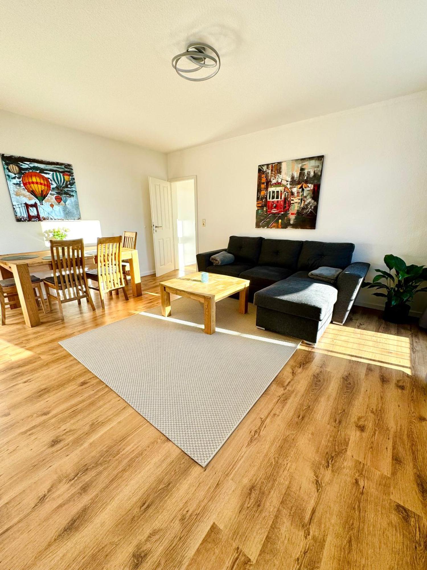 Schicke Wohnung Im Gruenen Hinterhof Schwerin  Exterior foto