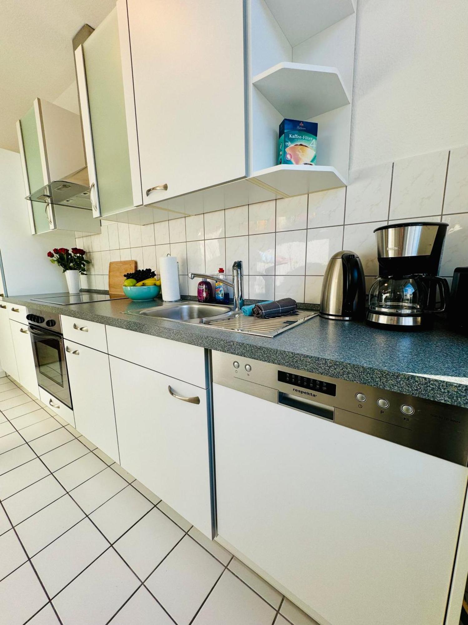 Schicke Wohnung Im Gruenen Hinterhof Schwerin  Exterior foto